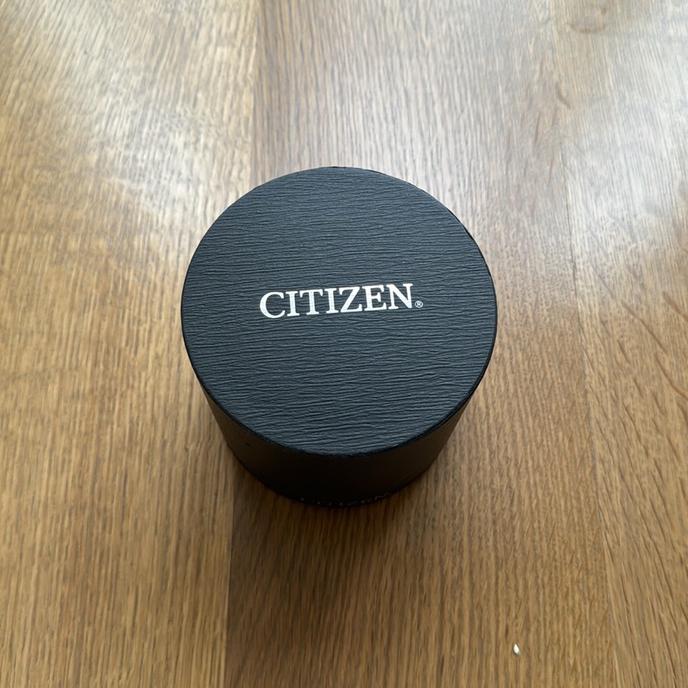 NWOT CITIZEN WATCH WITH BOX - Picture 5 of 5